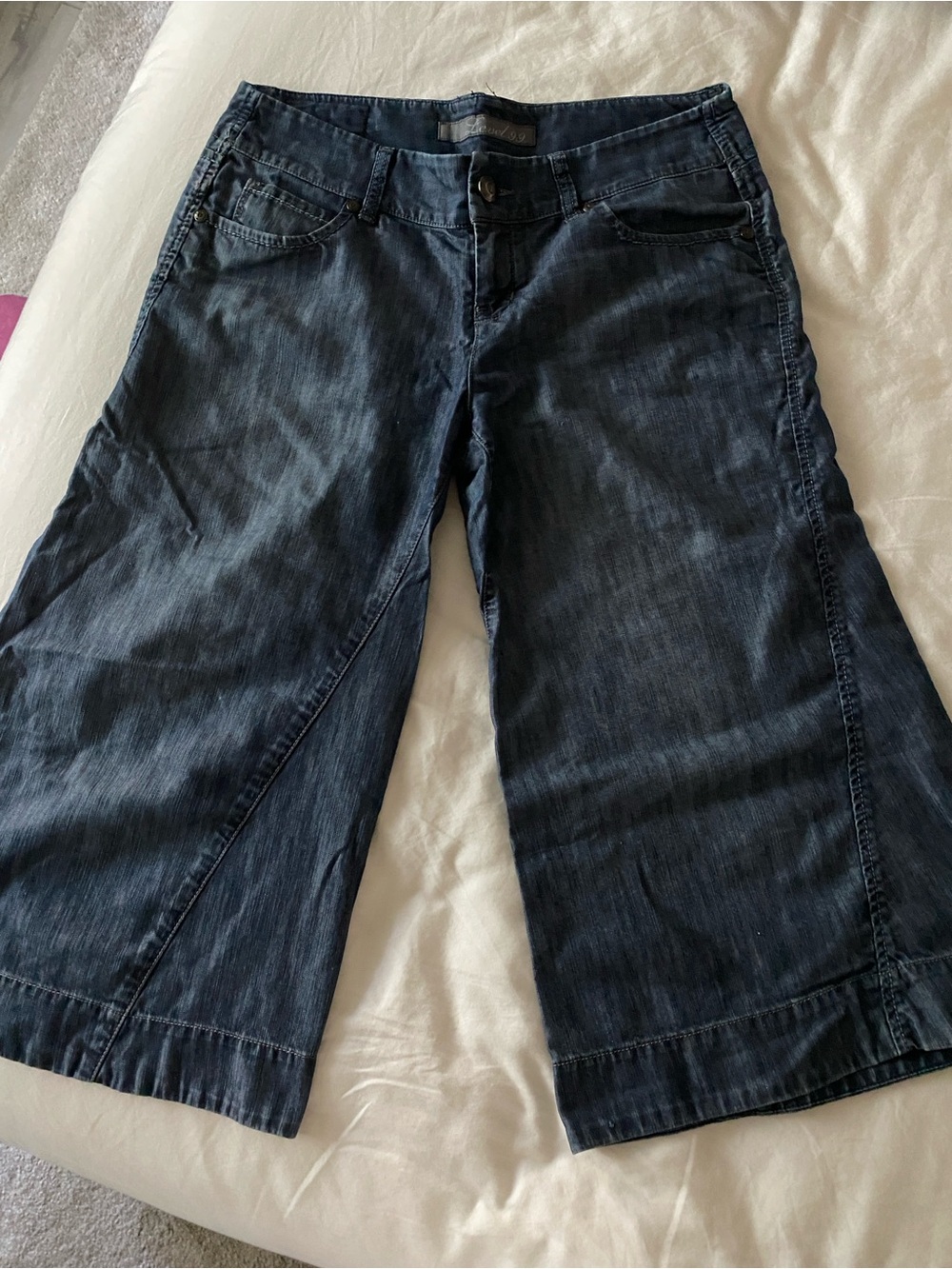 Level 99 Capris - Picture 1 of 4